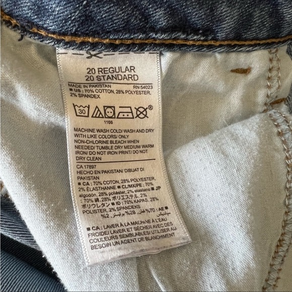 Old Navy Jeans - Picture 7 of 8